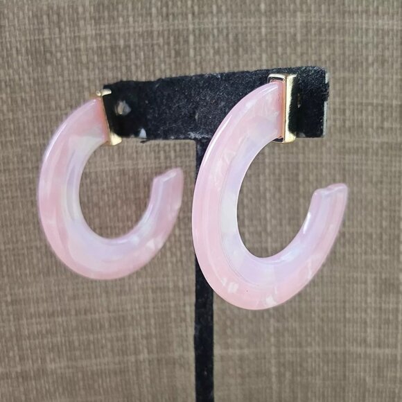 14th & Union Women Earrings Fashion Pink Plastic Hoop Crescent Gold Tone Jewelry - Picture 10 of 11